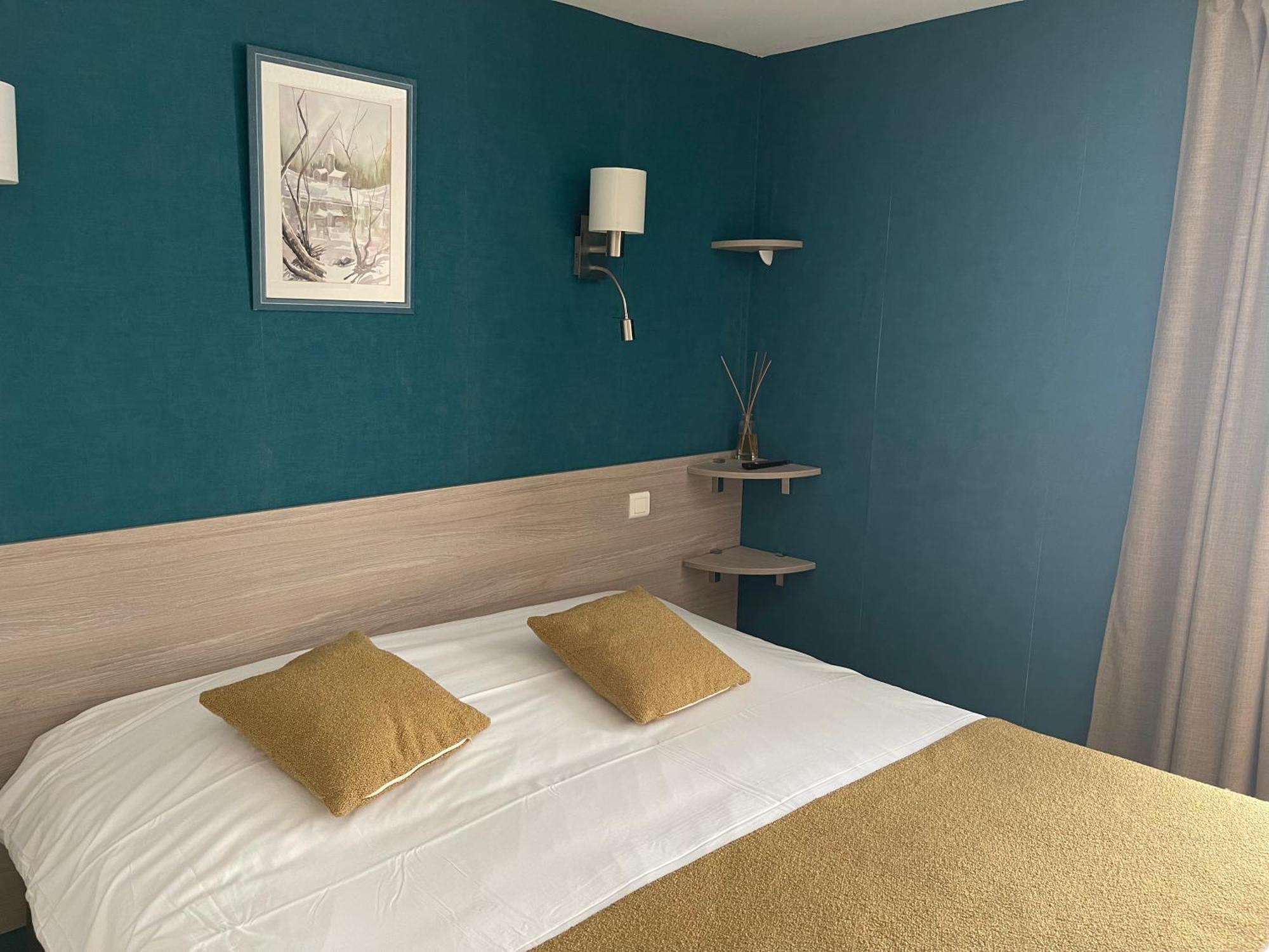 Logis Hotel Restaurant Cazes Arazat Laissac Eksteriør billede