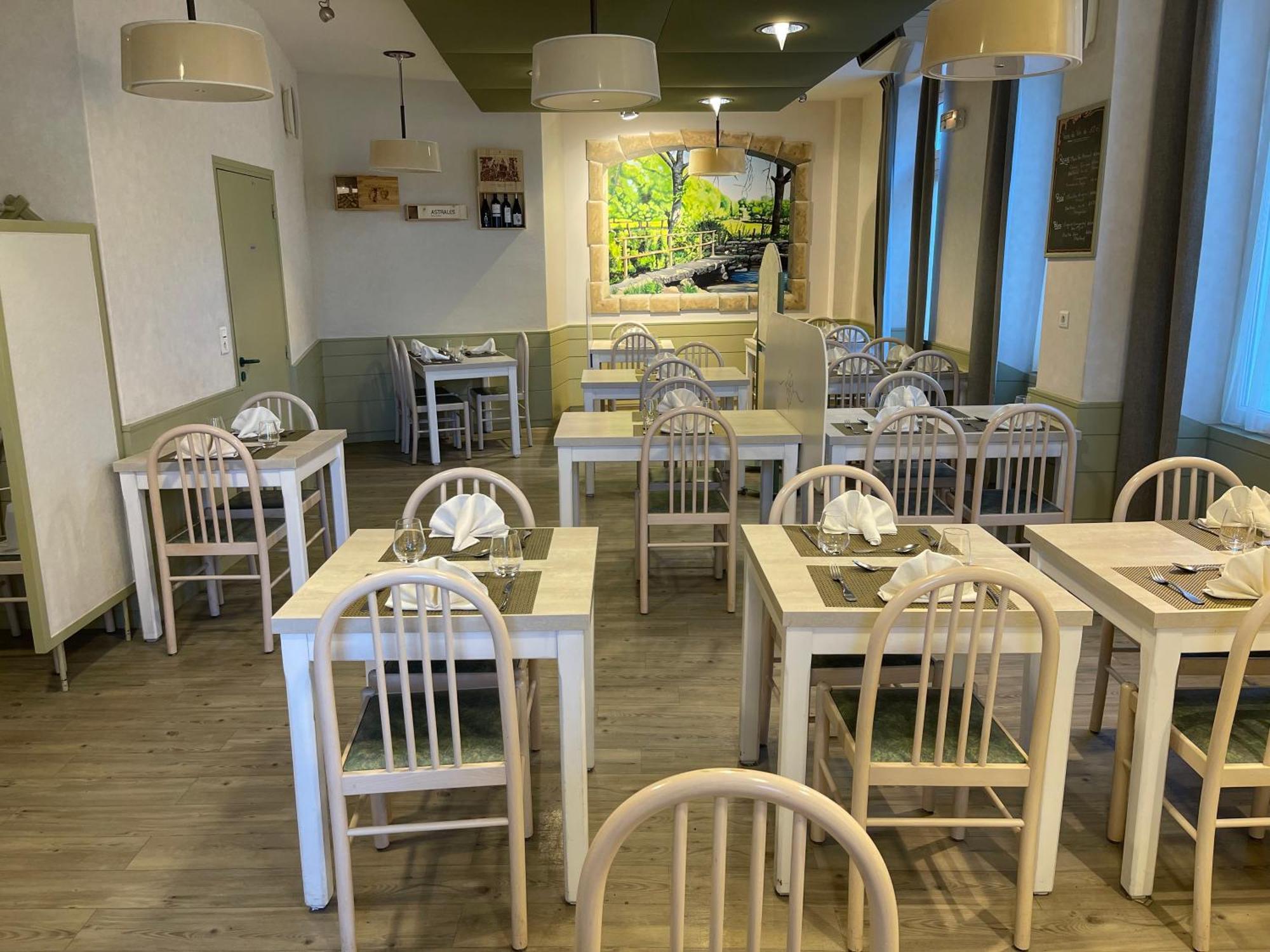 Logis Hotel Restaurant Cazes Arazat Laissac Eksteriør billede