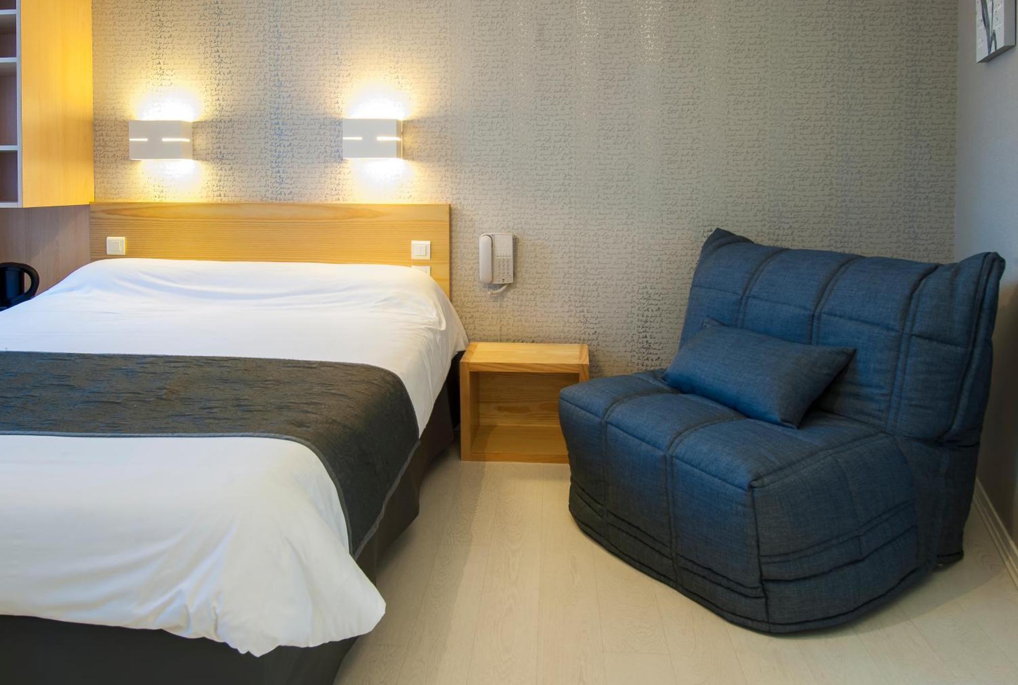 Logis Hotel Restaurant Cazes Arazat Laissac Eksteriør billede