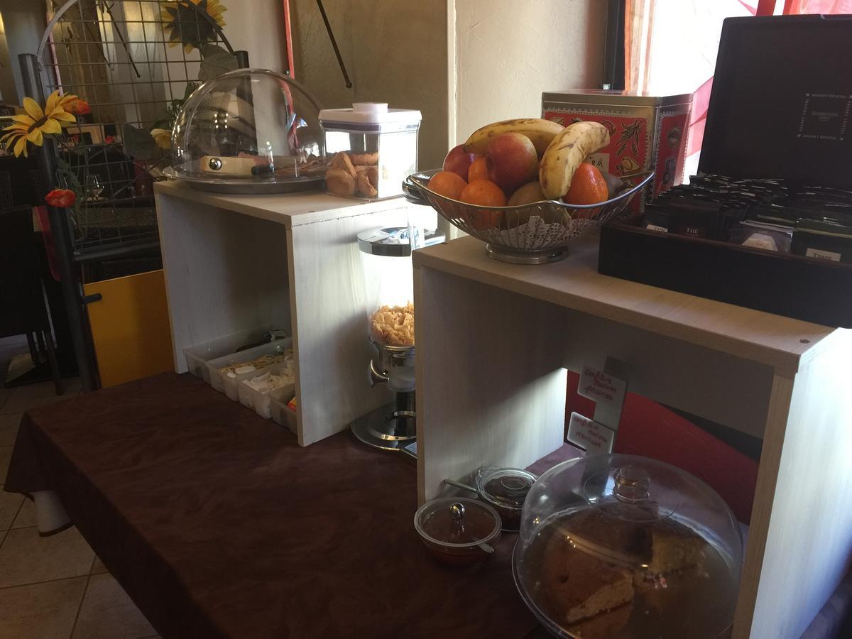 Logis Hotel Restaurant Cazes Arazat Laissac Eksteriør billede