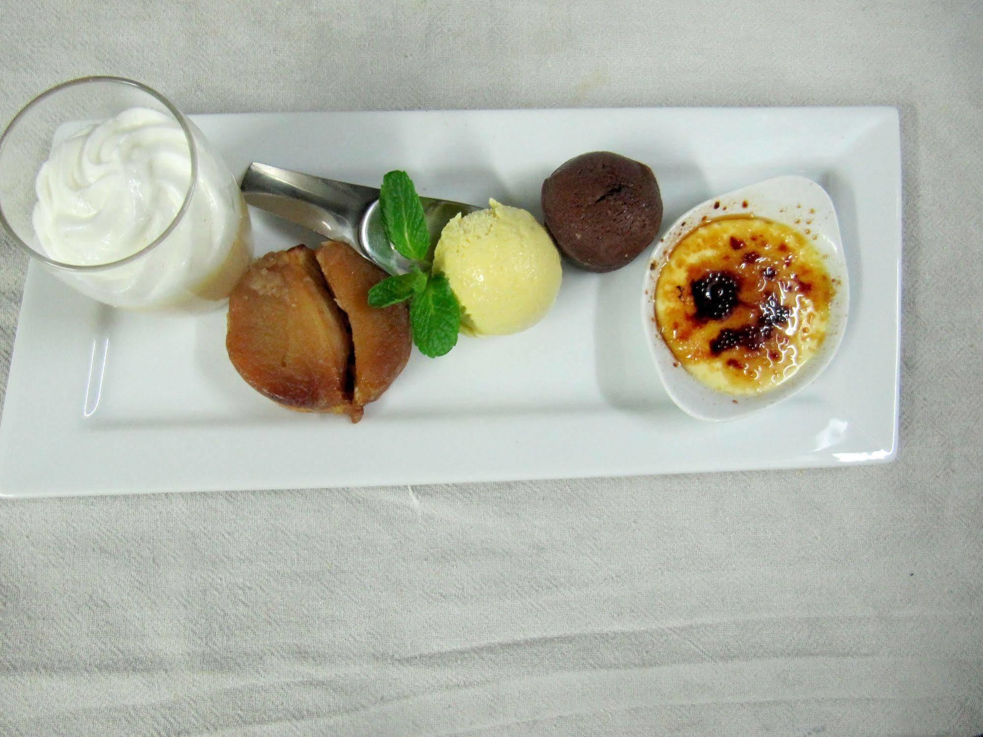 Logis Hotel Restaurant Cazes Arazat Laissac Eksteriør billede
